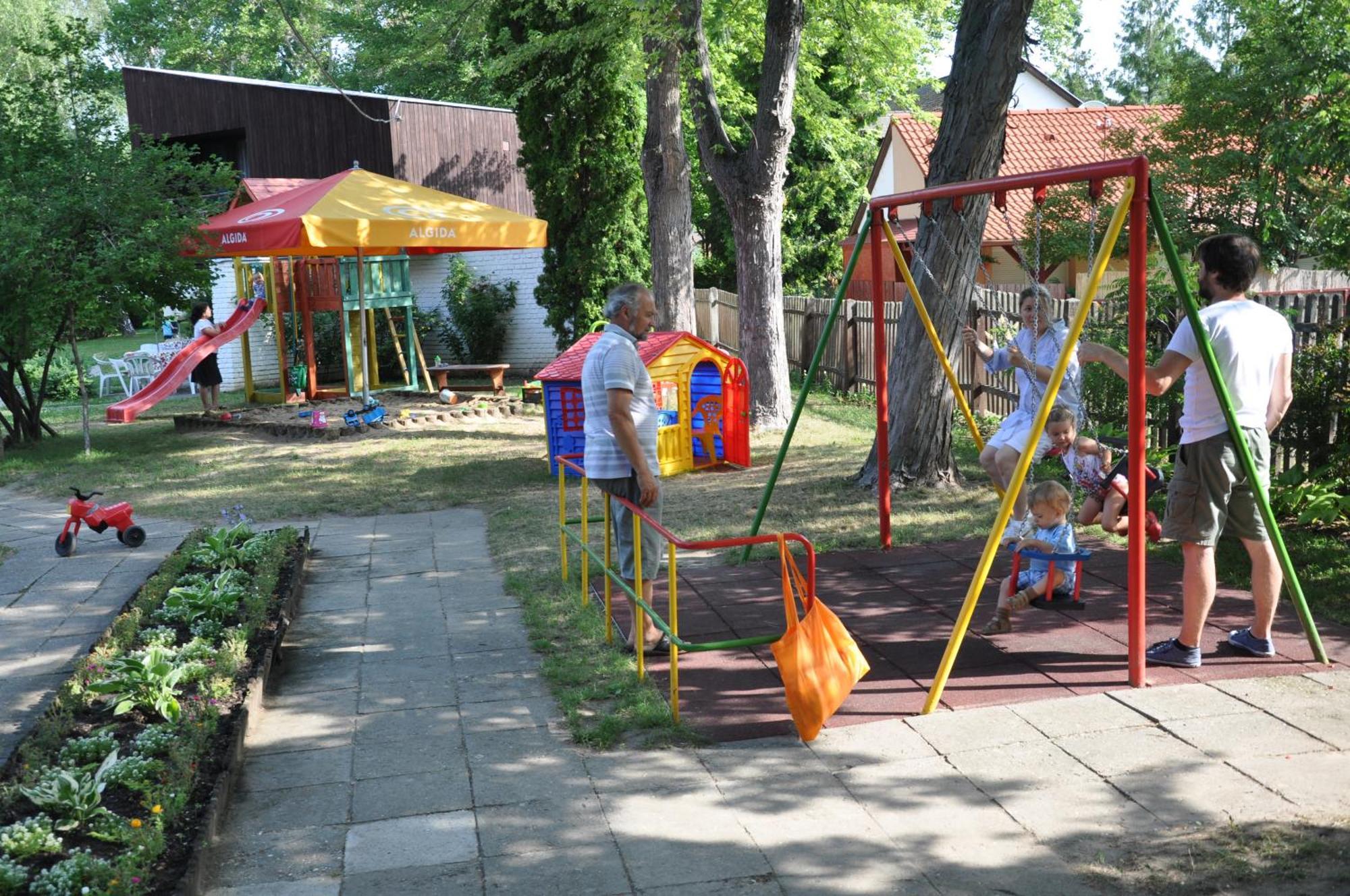 Hotel Melis Balatonlelle Exteriör bild