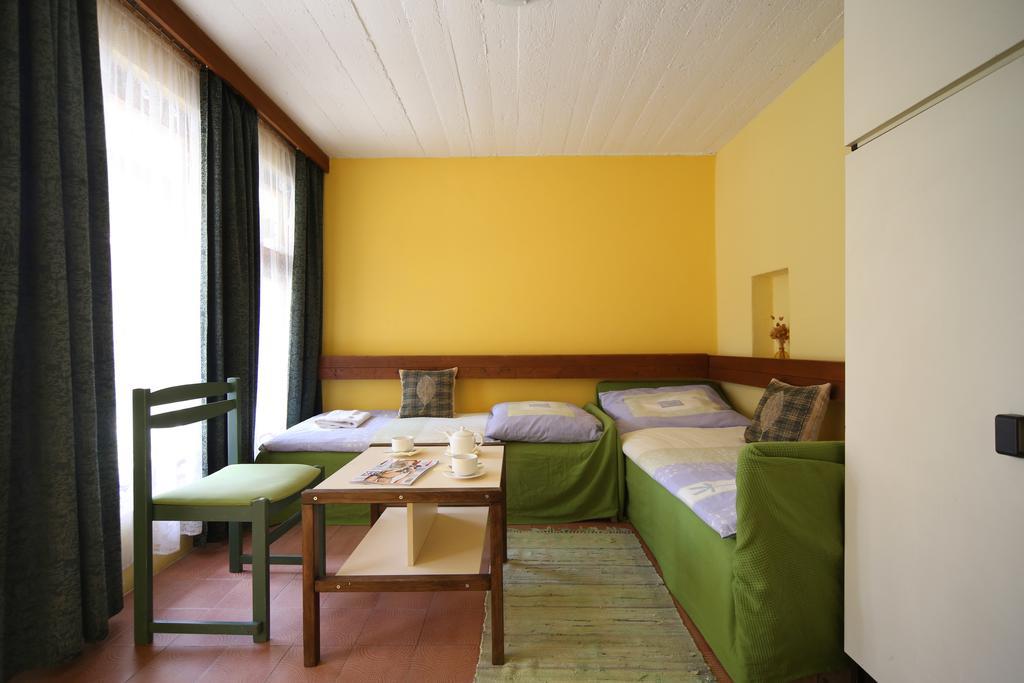 Hotel Melis Balatonlelle Exteriör bild