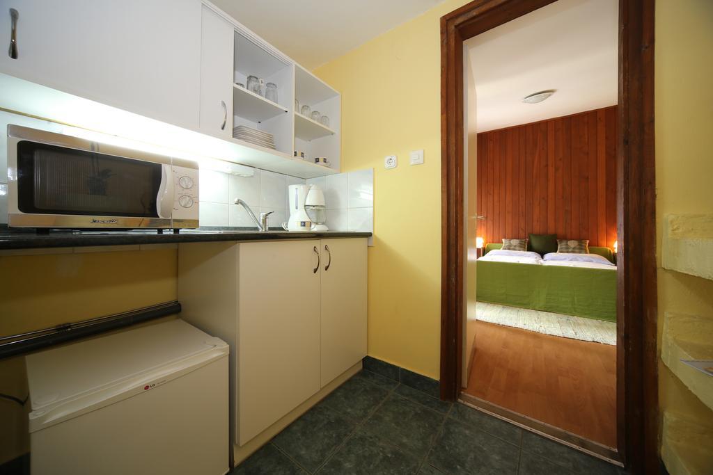 Hotel Melis Balatonlelle Exteriör bild