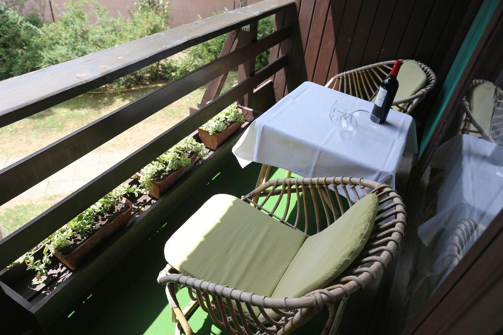 Hotel Melis Balatonlelle Exteriör bild