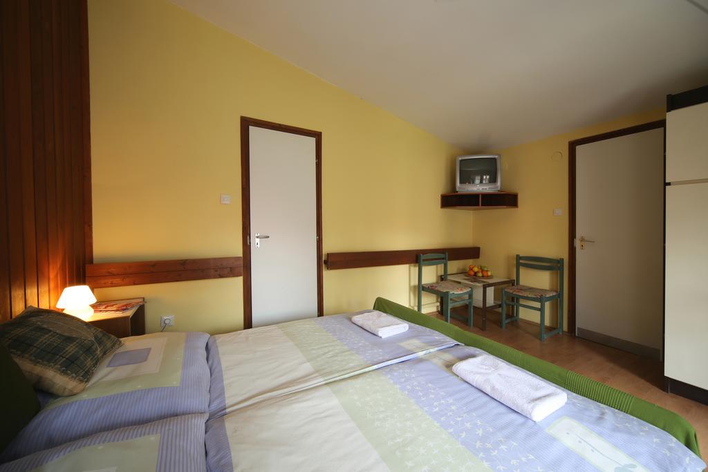 Hotel Melis Balatonlelle Exteriör bild